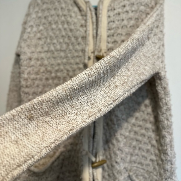 Free People Oversized Sz: S Cable Knit Chunky Cream Cardigan. Toggle Buttons. - Picture 5 of 16
